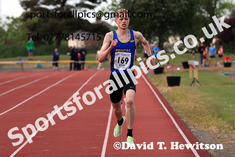 The 3000 metres, 2025 NEGP No 2, Monkton Stadium, Wednesday, May 28th. Photo: David T. Hewitson/Sports for All Pics